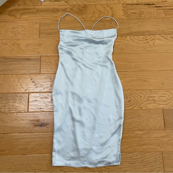 Superdown Billie Drape Midi Dress Dusty Blue Satin Size Medium NWT - Picture 4 of 13